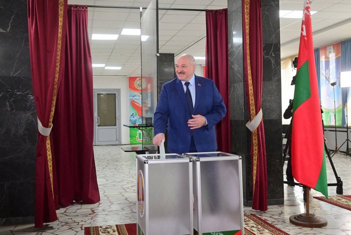 Belarus’ta halk, anayasa değişikliğine destek verdi