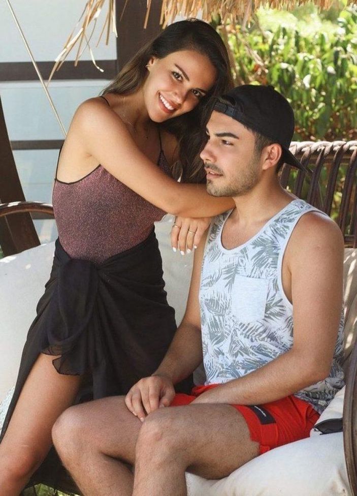 Üç Kız Kardeş'in Türkan'ı kardeşiyle görenin aklını başından aldı! 'Bu ne karizma böyle ya'