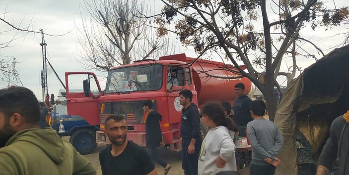 a Adana'da işçilerin çadırları küle döndü