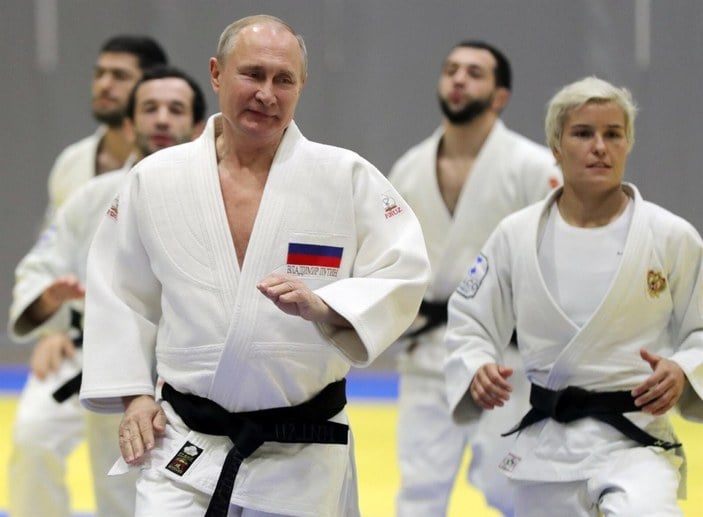 Putin'in siyah kuşağı, Dünya Tekvando Federasyonu tarafından iptal edildi