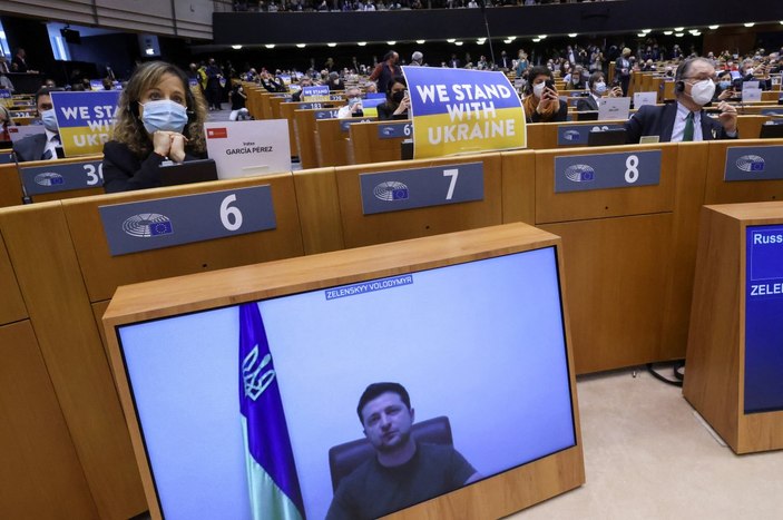 Vladimir Zelensky AP oturumunda ayakta alkışlandı