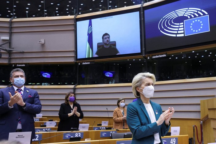 Vladimir Zelensky AP oturumunda ayakta alkışlandı