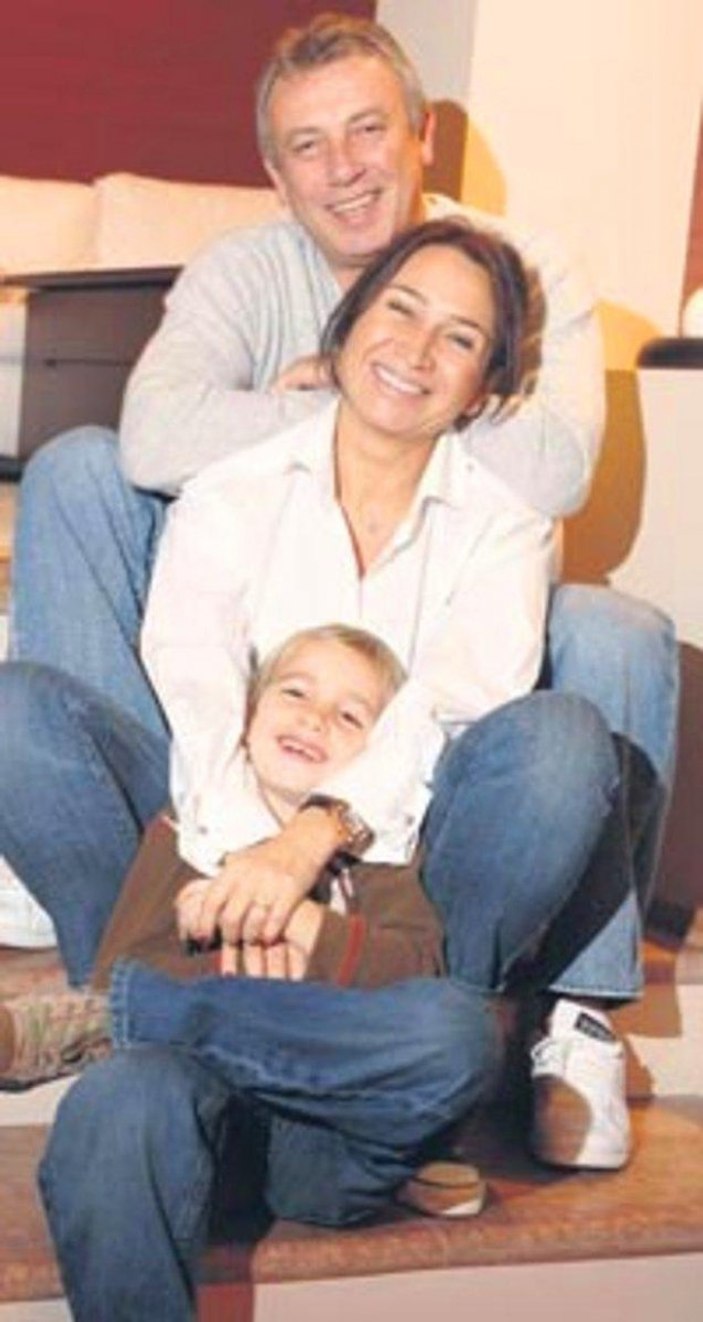 Demet Akbağ'ın yakışıklı oğlu Ali'nin son haline bakın! 'Maşallah' demeden geçmek imkansız...