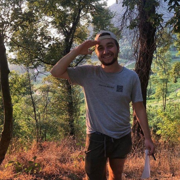 Demet Akbağ'ın yakışıklı oğlu Ali'nin son haline bakın! 'Maşallah' demeden geçmek imkansız...
