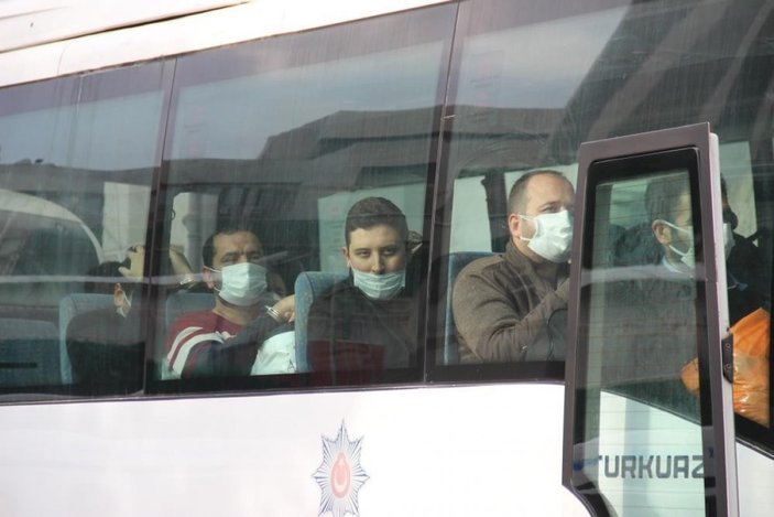 İzmir'de FETÖ'ye operasyon: 12 tutuklama