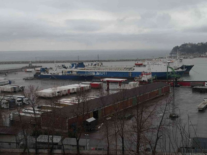 Ukrayna’ya giremeyen gemiler, Zonguldak’a demirledi