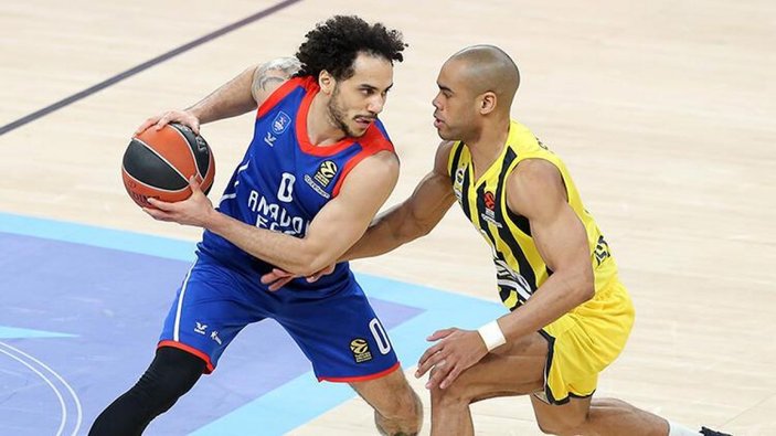 Anadolu Efes evinde Fenerbahçe'yi mağlup etti