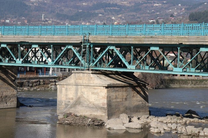 527 yıllık tarihi 2. Bayezid Köprüsü, hizmet vermeye devam ediyor