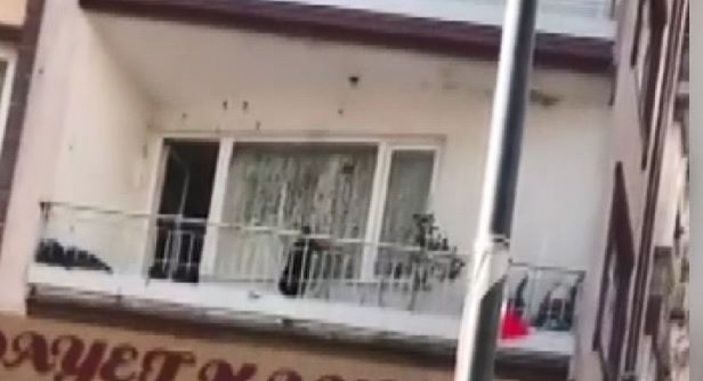 d Bahçelievler’de, taciz şüphelisinin evi taşlandı