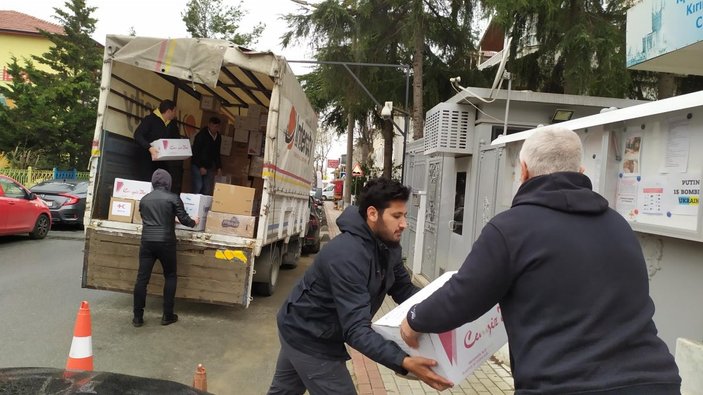 Ukrayna İstanbul Konsolosluğu'nda yardımlar devam ediyor