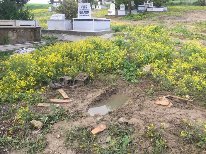 Adana’da, mezarlıkta cenin bulundu