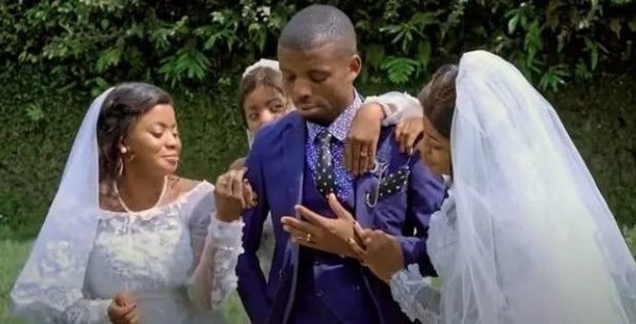 Demokratik Kongo Cumhuriyeti'nde üçüz kız kardeş aynı adamla evlendi