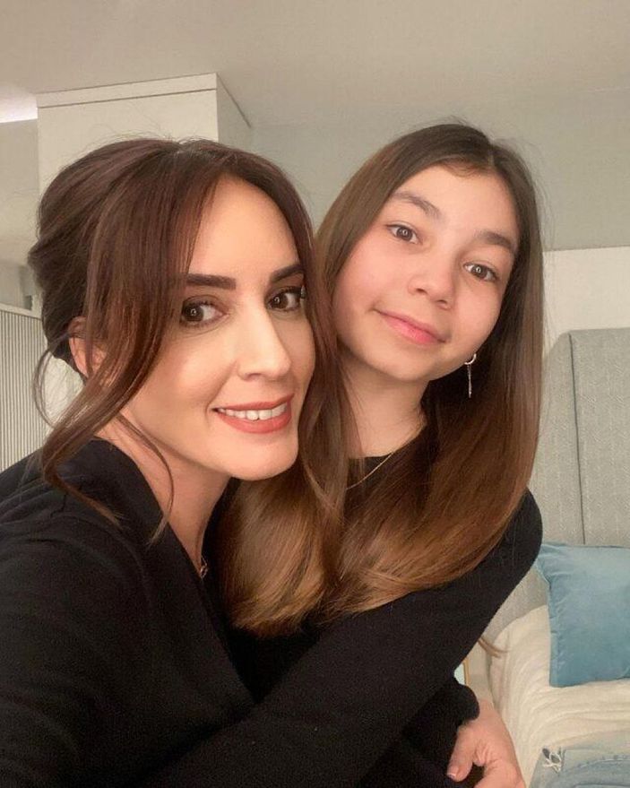 Haber spikeri Nazlı Çelik kızını paylaştı, 'Maşallah' yağdı! 'Kayra'nın güzelliği annesinden'...