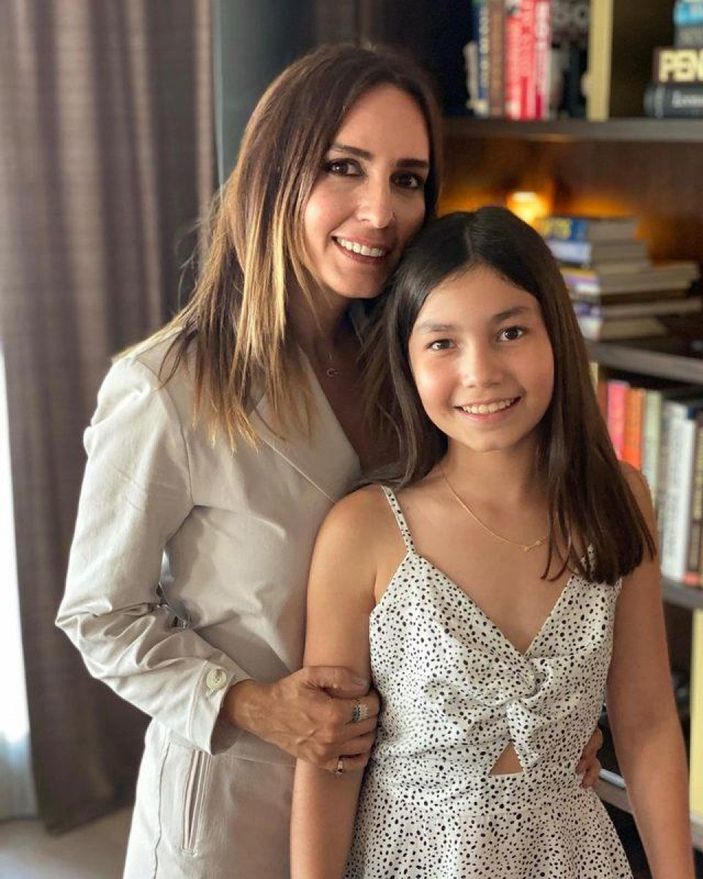 Haber spikeri Nazlı Çelik kızını paylaştı, 'Maşallah' yağdı! 'Kayra'nın güzelliği annesinden'...