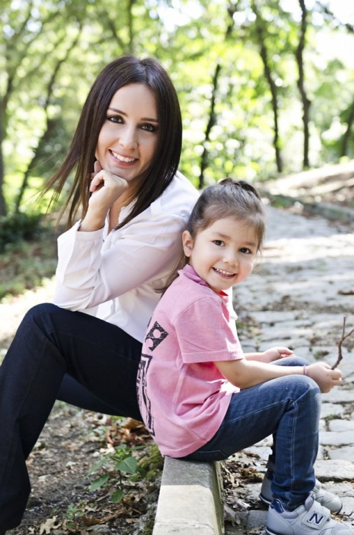 Haber spikeri Nazlı Çelik kızını paylaştı, 'Maşallah' yağdı! 'Kayra'nın güzelliği annesinden'...