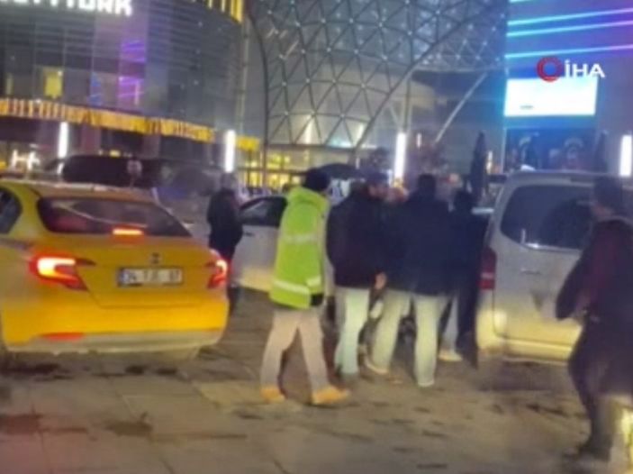 Başakşehir’de taksici kahyasından VIP taksi şoförüne dayak