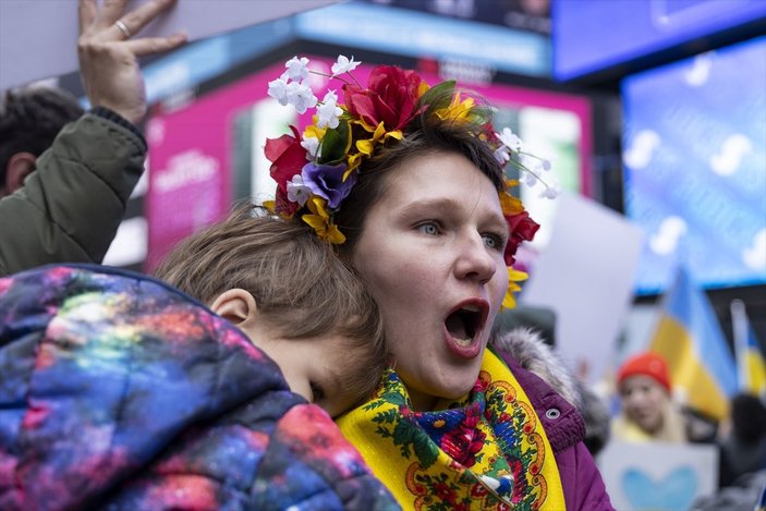 Times Meydanı'nda Rusya protesto edildi