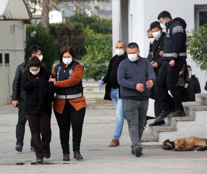 Adana'da eşinin cesedini 3 gün evde saklayan kadın serbest bırakıldı