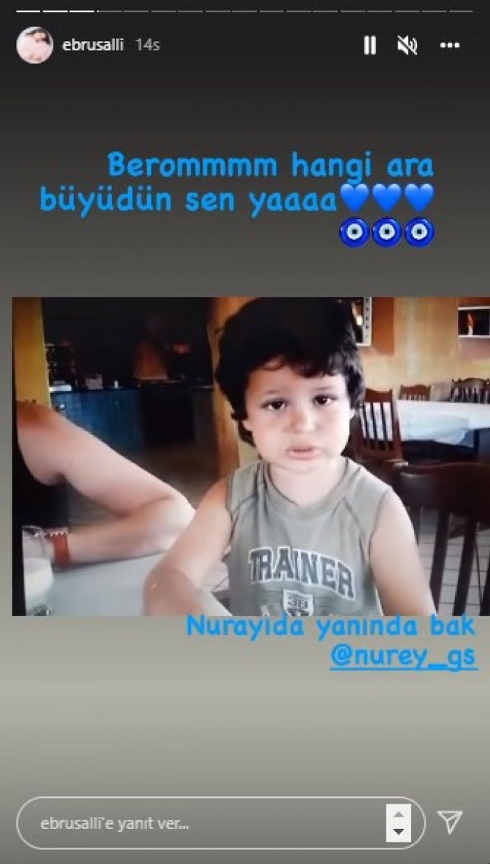 Ebru Şallı'nın oğlu Beren'e bakın, yakışıklı bir delikanlı oldu! Kaslı vücuduyla mankenlere taş çıkarıyor...