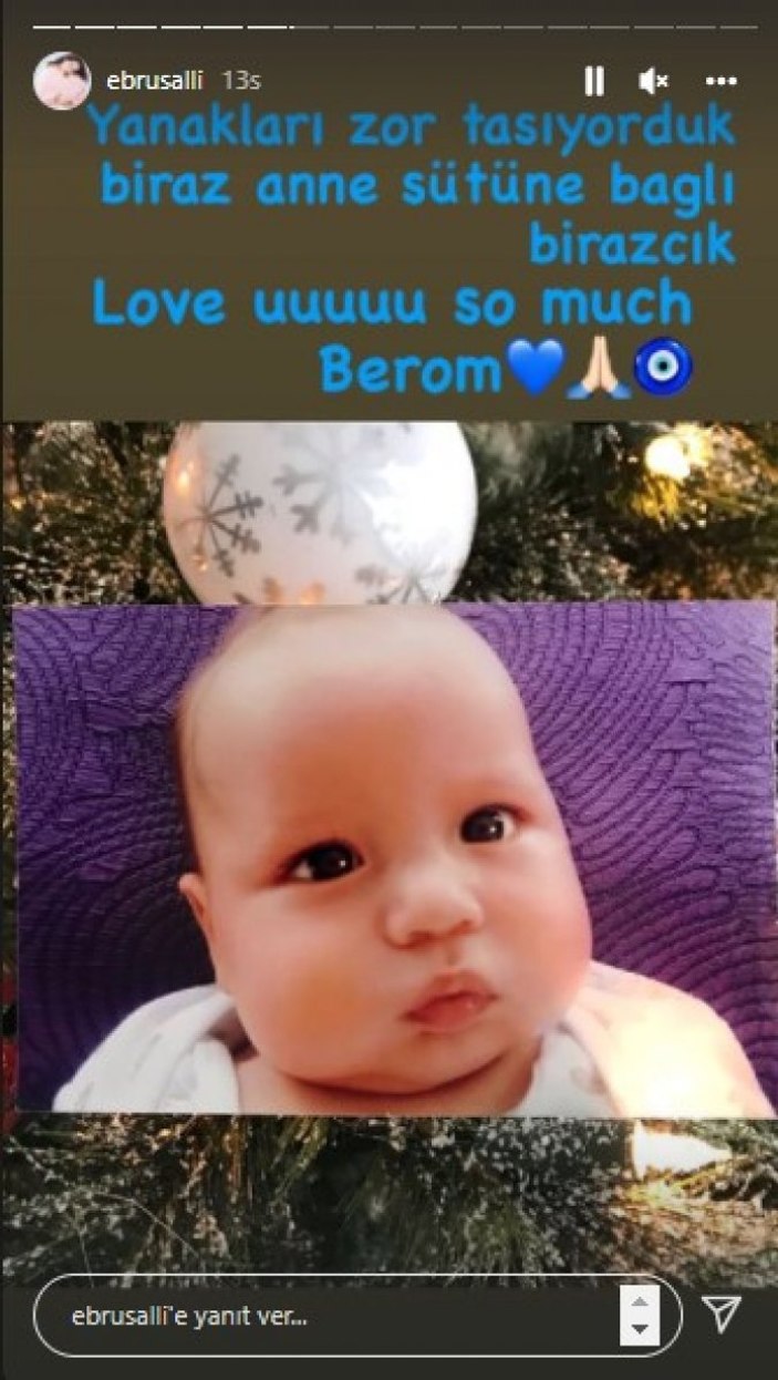 Ebru Şallı'nın oğlu Beren'e bakın, yakışıklı bir delikanlı oldu! Kaslı vücuduyla mankenlere taş çıkarıyor...