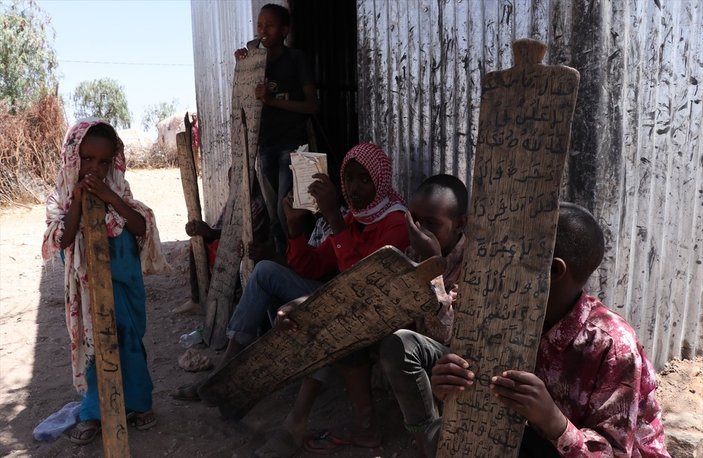 Etiyopya'da 10 milyon kişi gıda yardımı bekliyor