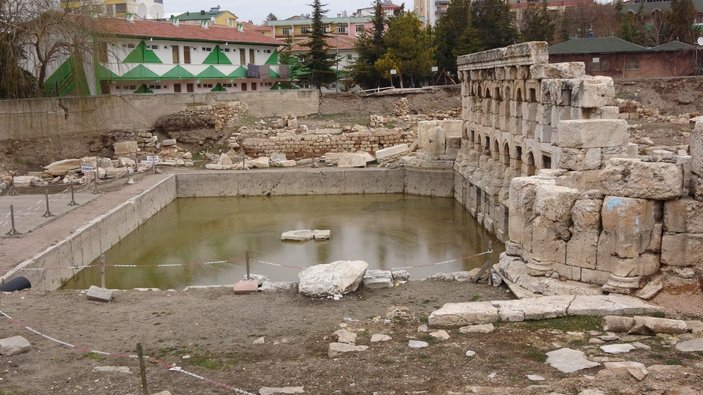 2 bin yıllık Tarihi Roma Hamamı'nın suyu çekildi