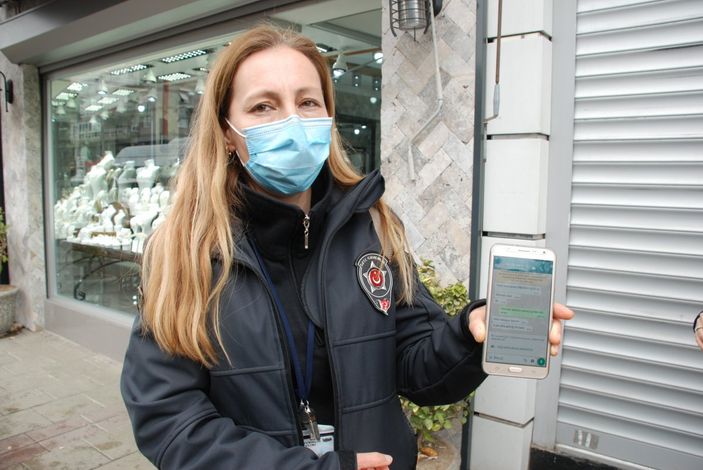 İzmir’de kuyumcu, 7 milyon lira değerindeki altınlarla kaçtı