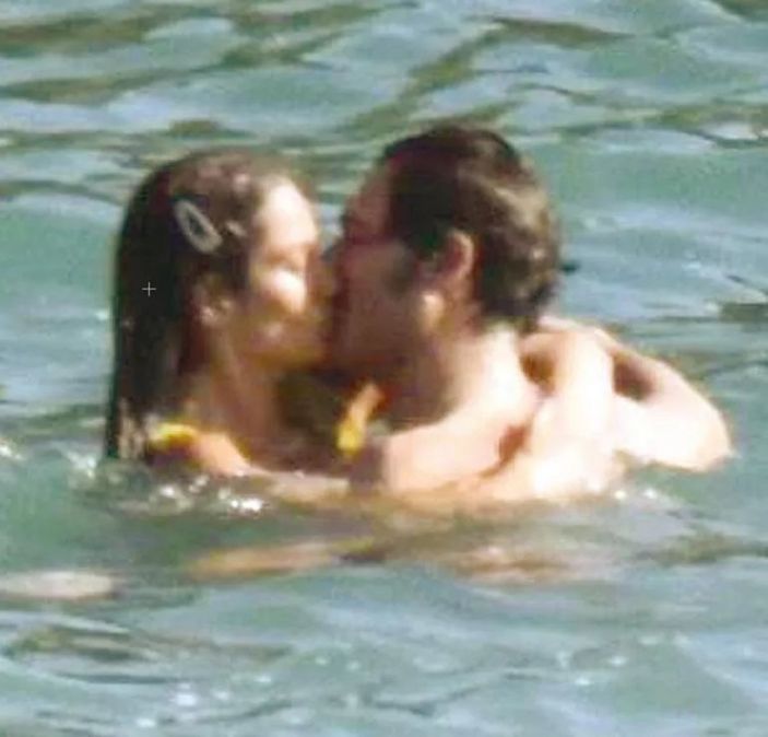 Üç Kuruş'un Kartal'ı Uraz Kaygılaroğlu'nun eski aşkı Arka Sokaklar'dan çıktı! Dudak dudağa yakalanmışlardı