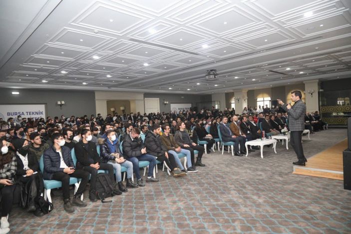 Selçuk Bayraktar, BTÜ'de Türkiye'nin İHA serüvenini anlattı