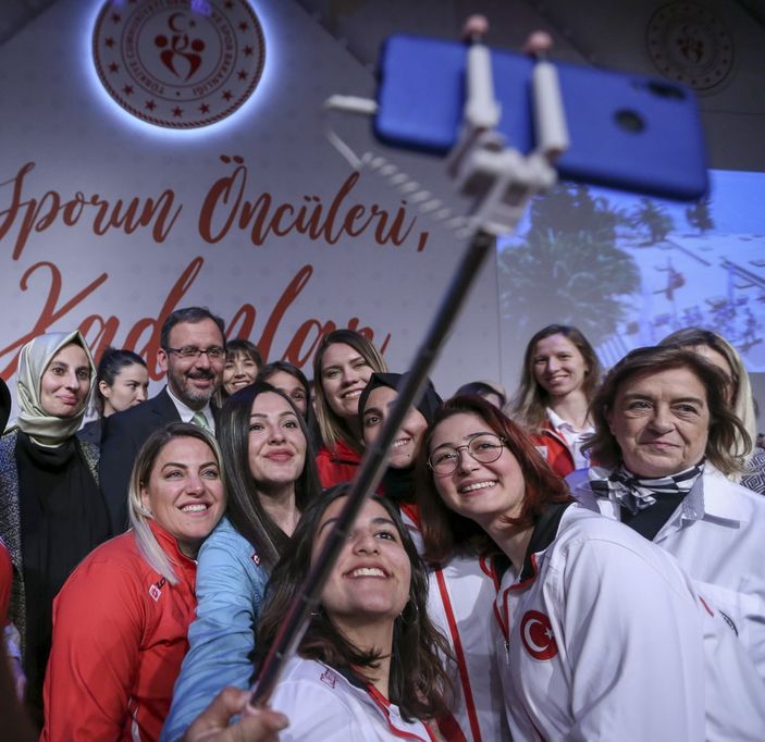 Gençlik ve Spor Bakanlığı'ndan 'Kadınlar Günü' paylaşımı