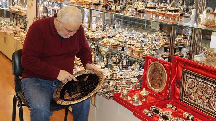 Hüsnühat ile ebrunun bakırla buluşması, ortaya sanatı çıkartıyor
