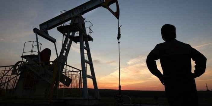 İngiltere, Rusya'dan petrol ithalatını durdurdu