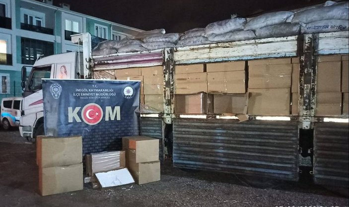 Bursa’da 2,7 milyon liralık kaçak makaron ele geçirildi