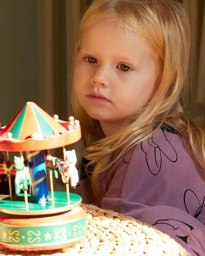 Teyzesinin 'Ay parçası'! Esra Erol'un kardeşi Bihter Erol'un maviş kızı, parmak ısırttı...