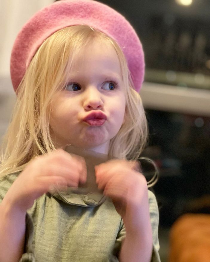 Teyzesinin 'Ay parçası'! Esra Erol'un kardeşi Bihter Erol'un maviş kızı, parmak ısırttı...