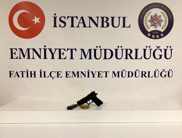 Fatih’te silahlı şahıs, sevgilisi rehin aldı