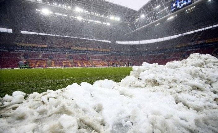 Galatasaray'da derbi öncesi kar alarmı