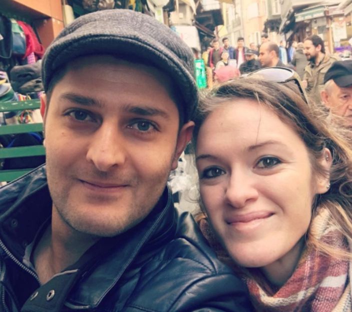 İltifatlar havada uçmuştu! Muhabir Hüseyin Öztel'in eşi sessizliğini bozdu...