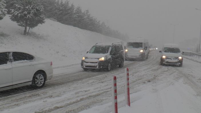 i İstanbullulardan kar tepkisi: Ekrem İmamoğlu sınıfta kaldı