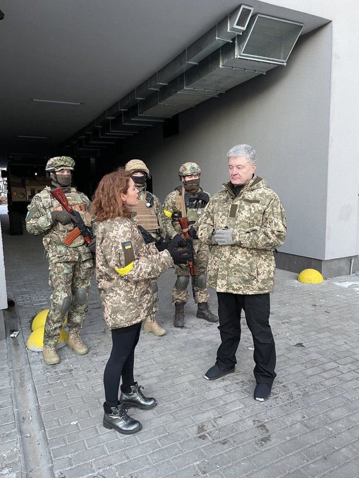 Kiev'e giden Nagehan Alçı'dan askeri üniforma eleştirilerine yanıt