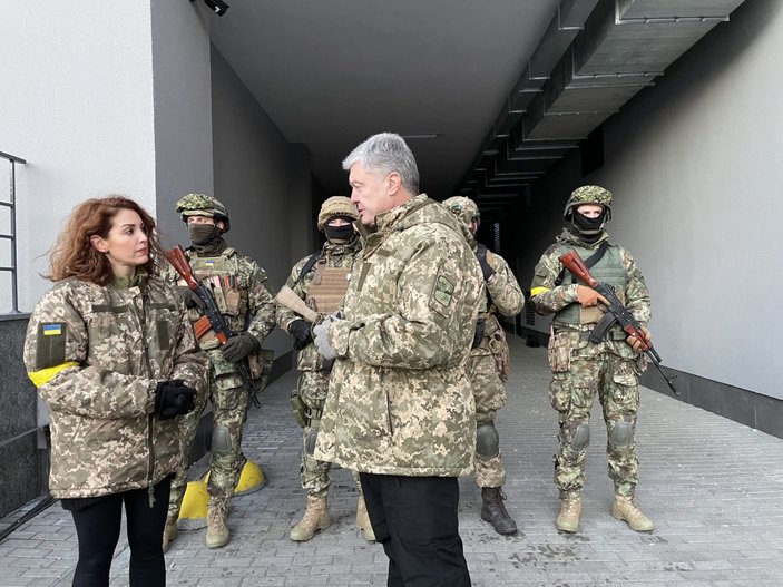 Kiev'e giden Nagehan Alçı'dan askeri üniforma eleştirilerine yanıt