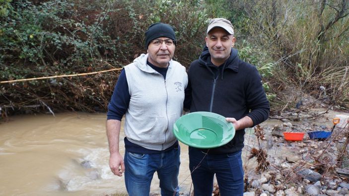 i Denizli’de soğuk suda altın avı