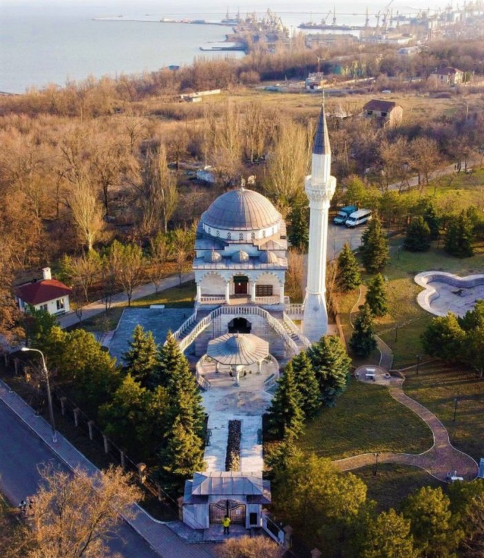 Mariupol'deki caminin bombalanmadığı belirtildi