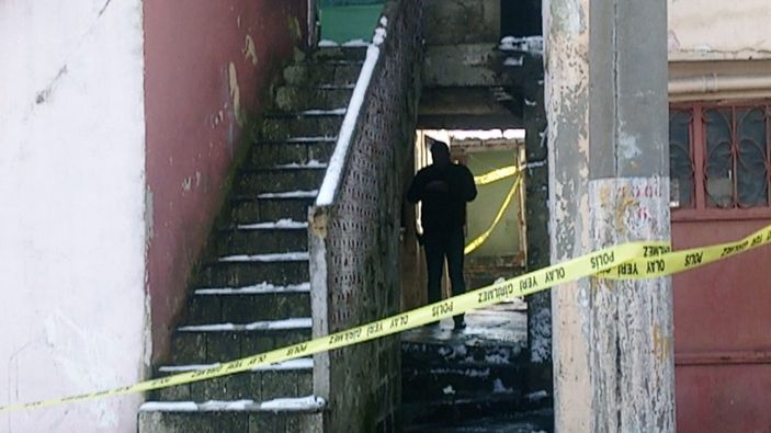 d Zonguldak'ta, dayısını öldürüp yengesini yaraladı