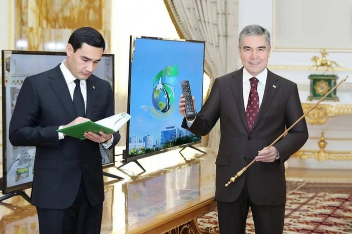 Türkmenistan’da halk, erken cumhurbaşkanlığı seçimi için sandık başında