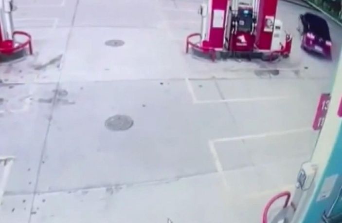 d İstanbul'da yakıt alan sürücü ödeme yapmadan kaçtı