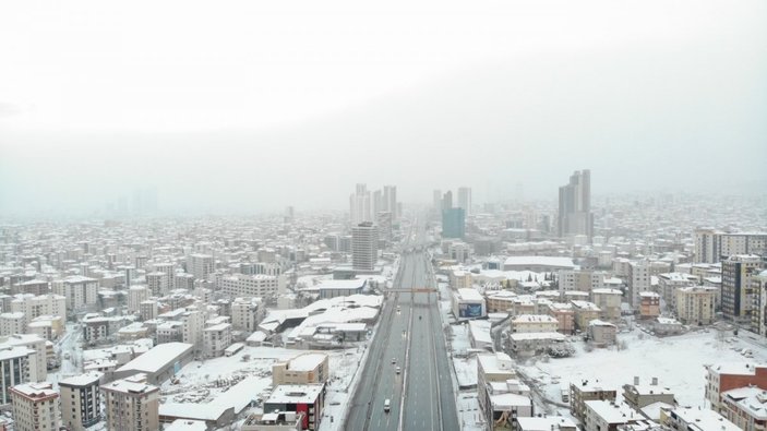 İstanbul’da karın ardından yollarda hafta sonu sessizliği