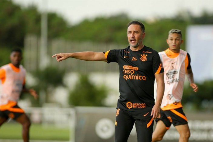 Vitor Pereira, Corinthians'ta kahraman oldu