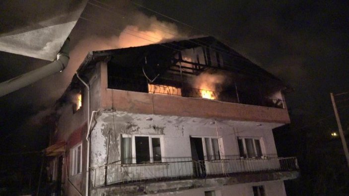 Zonguldak'ta 4 kişilik ailenin yaşadığı evde yangın