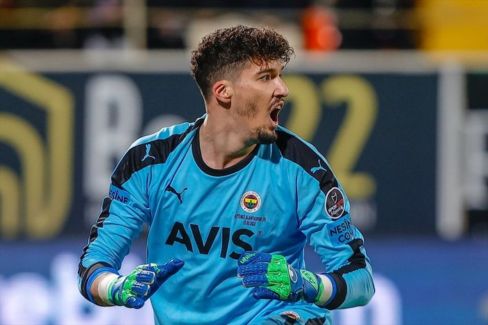 Altay Bayındır büyük oynadı